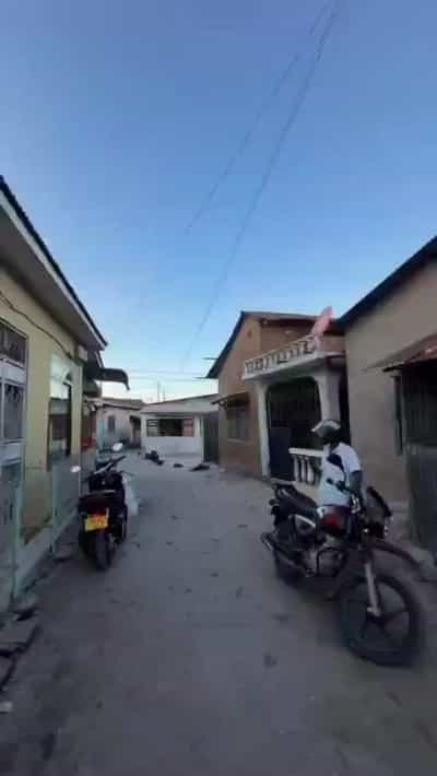 Nyumba ya vyumba 6 inauzwa Mwananyamala komakoma, Dar Es Salaam (100 sqm) Nyumba ya vyumba 6 inauzwa Mwananyamala komakoma, Dar Es Salaam (100 sqm)