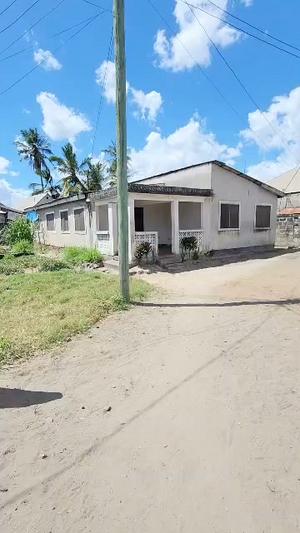 6 Bedrooms Apartment for Sale in Ukonga, Dar Es Salaam (600 sqm) 6 Bedrooms Apartment for Sale in Ukonga, Dar Es Salaam (600 sqm)