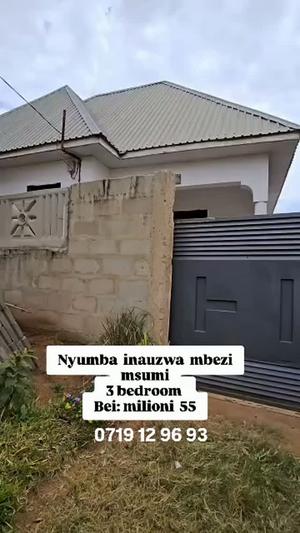 Nyumba ya vyumba vitatu inauzwa Mbezi Msumi, Dar Es Salaam (300 sqm)