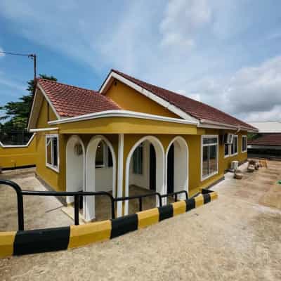 Nyumba ya vyumba vinne inauzwa TABATA SEGEREA MWISHO, Dar Es Salaam (530 sqm) Nyumba ya vyumba vinne inauzwa TABATA SEGEREA MWISHO, Dar Es Salaam (530 sqm)