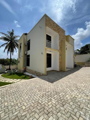 Nyumba ya vyumba vitano inapangishwa Salasala, Dar Es Salaam Nyumba ya vyumba vitano inapangishwa Salasala, Dar Es Salaam