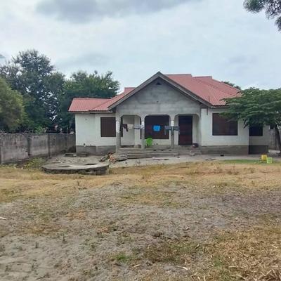 Nyumba ya vyumba vitatu inauzwa Kitunda Hospital, Dar Es Salaam (850 sqm)