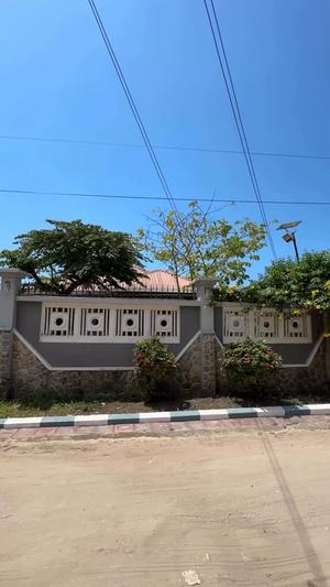 Nyumba ya vyumba vitatu inapangishwa Tegeta Kibo Complex, Dar Es Salaam Nyumba ya vyumba vitatu inapangishwa Tegeta Kibo Complex, Dar Es Salaam
