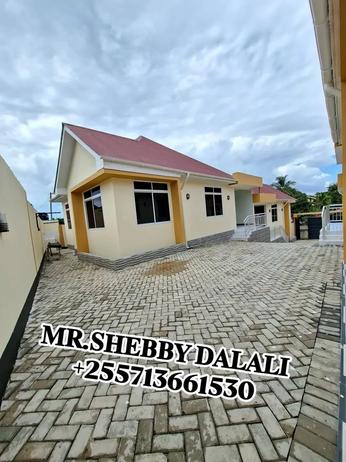 Apartment ya vyumba vitatu inapangishwa Kimara Suka, Dar Es Salaam Apartment ya vyumba vitatu inapangishwa Kimara Suka, Dar Es Salaam