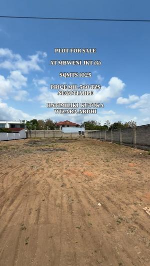 Kiwanja kinauzwa Mbweni JKT Block 4, Dar Es Salaam (1025 sqm) Kiwanja kinauzwa Mbweni JKT Block 4, Dar Es Salaam (1025 sqm)