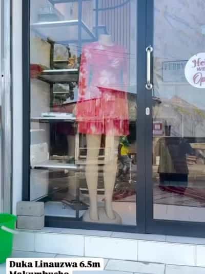 Duka linauzwa Makumbusho, Dar Es Salaam
