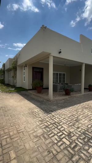 Nyumba inauzwa Ununio Beach, Dar Es Salaam (800 sqm) Nyumba inauzwa Ununio Beach, Dar Es Salaam (800 sqm)