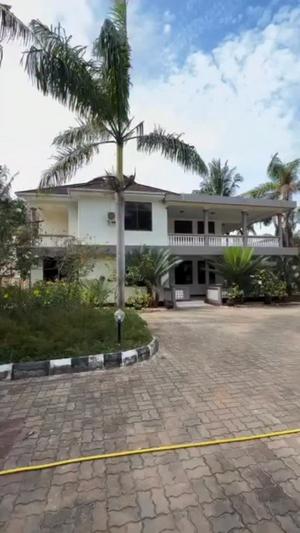 5 Bedrooms House for Rent in Mbezi Beach, Dar Es Salaam 5 Bedrooms House for Rent in Mbezi Beach, Dar Es Salaam