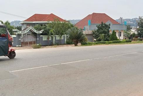 5 Bedrooms House for Sale in Mkolani, Mwanza (900 sqm) 5 Bedrooms House for Sale in Mkolani, Mwanza (900 sqm)
