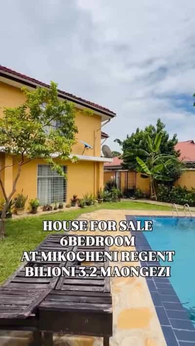 Nyumba ya vyumba 6 inauzwa Mikocheni Regent, Dar Es Salaam (1800 sqm) Nyumba ya vyumba 6 inauzwa Mikocheni Regent, Dar Es Salaam (1800 sqm)