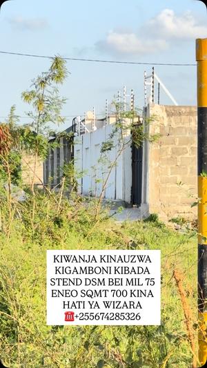 Kiwanja kinauzwa Kibada Stend, Dar Es Salaam (700 sqm) Kiwanja kinauzwa Kibada Stend, Dar Es Salaam (700 sqm)