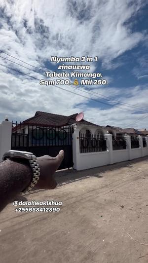 Apartment ya vyumba vitatu inauzwa Tabata Kimanga, Dar Es Salaam (700 sqm) Apartment ya vyumba vitatu inauzwa Tabata Kimanga, Dar Es Salaam (700 sqm)