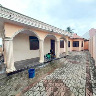 Nyumba ya vyumba vitatu inapangishwa TABATA MIGOMBANI STEND, Dar Es Salaam