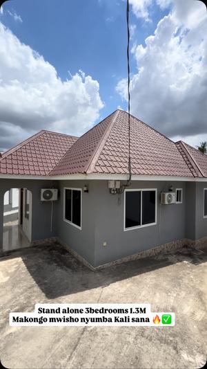 Nyumba ya vyumba vitatu inapangishwa Makongo Mwisho, Dar Es Salaam Nyumba ya vyumba vitatu inapangishwa Makongo Mwisho, Dar Es Salaam