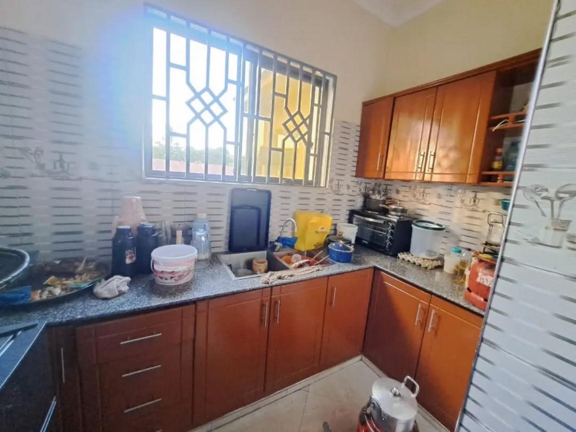 media -4