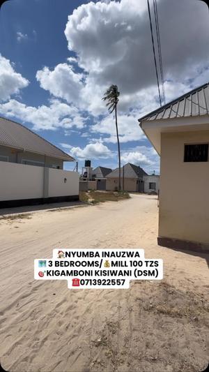 Nyumba ya vyumba vitatu inauzwa Kigamboni Kisiwani, Dar Es Salaam (700 sqm) Nyumba ya vyumba vitatu inauzwa Kigamboni Kisiwani, Dar Es Salaam (700 sqm)