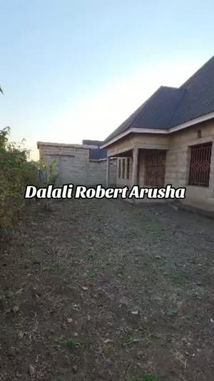 Nyumba ya vyumba vitatu inauzwa Njiro, Arusha (300 sqm) Nyumba ya vyumba vitatu inauzwa Njiro, Arusha (300 sqm)