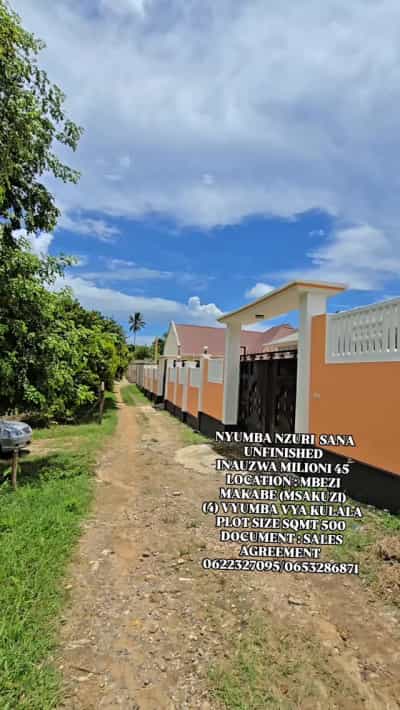 Nyumba ya vyumba vinne inauzwa Mbezi Makabe Msakuzi, Dar Es Salaam (500 sqm)