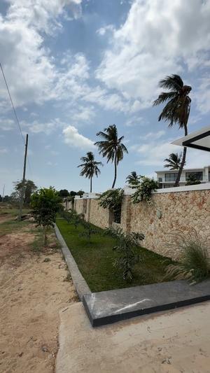 Nyumba inauzwa Bahari Beach, Dar Es Salaam (4500 sqm)