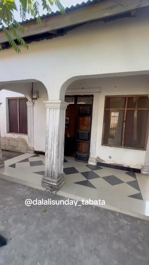 Nyumba ya vyumba vitatu inauzwa Tabata Segerea Sheli Oil Com, Dar Es Salaam (250 sqm) Nyumba ya vyumba vitatu inauzwa Tabata Segerea Sheli Oil Com, Dar Es Salaam (250 sqm)
