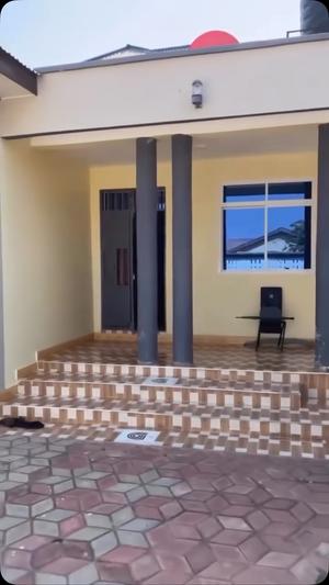 Nyumba ya vyumba vitatu inapangishwa Area D, Dodoma Nyumba ya vyumba vitatu inapangishwa Area D, Dodoma