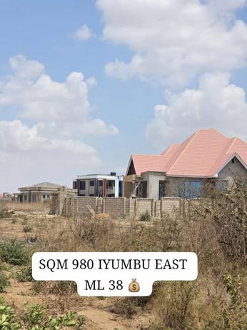 Kiwanja kinauzwa Iyumbu East Kwa Venny, Dodoma (980 sqm) Kiwanja kinauzwa Iyumbu East Kwa Venny, Dodoma (980 sqm)