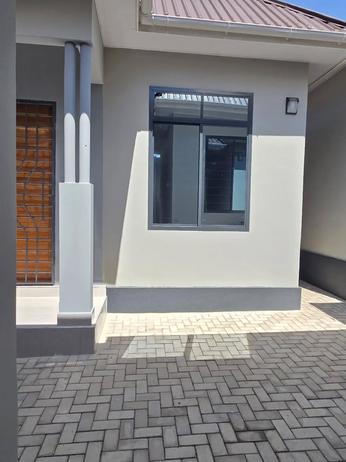 Apartment ya vyumba 8 inauzwa Ilemela, Mwanza Apartment ya vyumba 8 inauzwa Ilemela, Mwanza