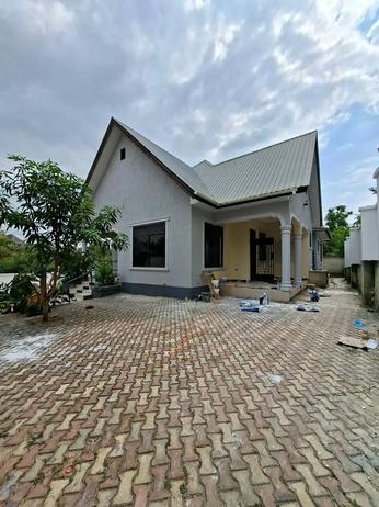 Nyumba ya vyumba vinne inapangishwa Goba Njia 4, Dar Es Salaam Nyumba ya vyumba vinne inapangishwa Goba Njia 4, Dar Es Salaam