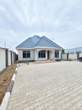 4 Bedrooms House for Sale in Buhongwa Musabe, Mwanza (900 sqm) 4 Bedrooms House for Sale in Buhongwa Musabe, Mwanza (900 sqm)