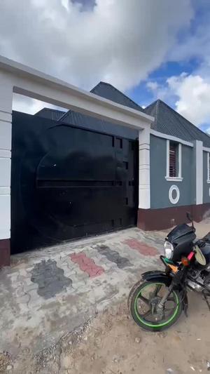 Nyumba ya vyumba vitatu inauzwa Mbagala Chamazi, Dar Es Salaam (400 sqm)