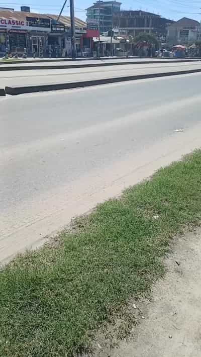 Duka linapangishwa Kinondoni, Dar Es Salaam