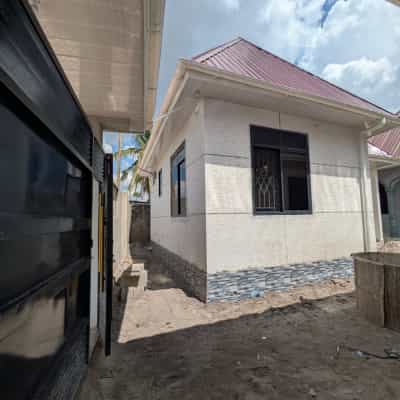 Nyumba ya chumba kimoja inapangishwa Gongo La Mboto, Dar Es Salaam Nyumba ya chumba kimoja inapangishwa Gongo La Mboto, Dar Es Salaam