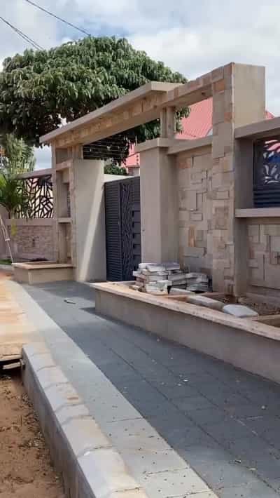 Nyumba ya vyumba vinne inauzwa Ilazo, Dodoma (811 sqm)