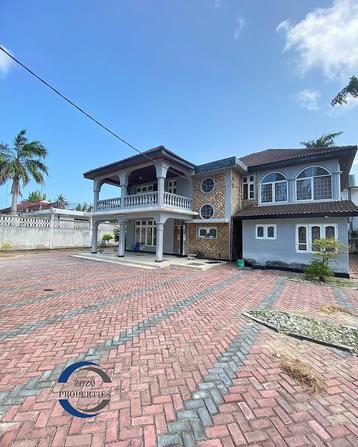Nyumba ya vyumba 8 inapangishwa Mikocheni, Dar Es Salaam