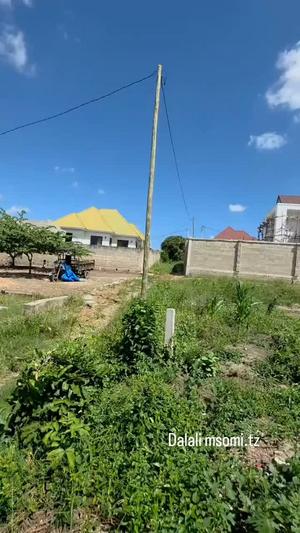 Kiwanja kinauzwa Madale Police, Dar Es Salaam sqm 1000