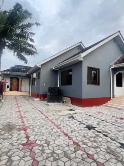 Nyumba ya vyumba 7 inapangishwa Mbezi Beach, Dar Es Salaam