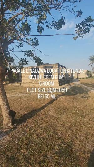 Nyumba ya vyumba vitano inauzwa Kitunda Kivule, Dar Es Salaam (1050 sqm)