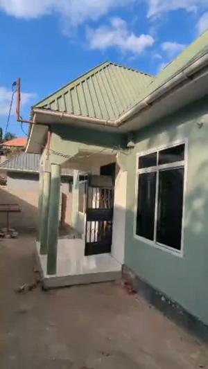 Nyumba ya vyumba vitatu inapangishwa Msuguri (Kilima.cheupe), Dar Es Salaam Nyumba ya vyumba vitatu inapangishwa Msuguri (Kilima.cheupe), Dar Es Salaam
