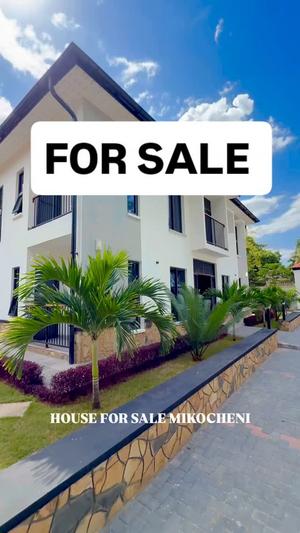 Nyumba inauzwa Mikocheni, Dar Es Salaam (1300 sqm) Nyumba inauzwa Mikocheni, Dar Es Salaam (1300 sqm)