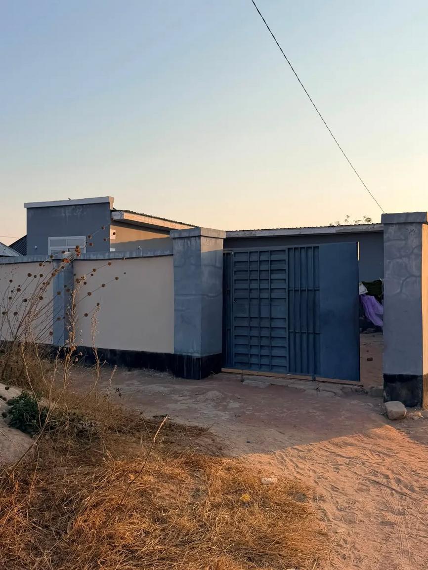media -1 media -1