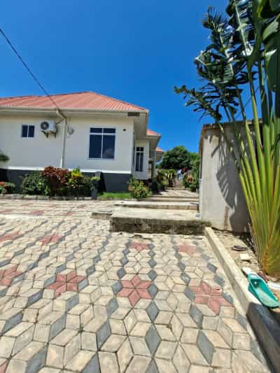 Godown/Ghala linapangishwa Goba, Dar Es Salaam