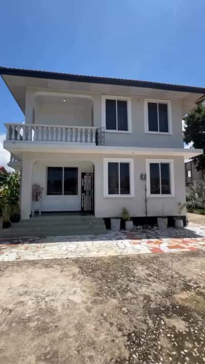 4 Bedrooms House for Rent in Bahari Beach, Dar Es Salaam 4 Bedrooms House for Rent in Bahari Beach, Dar Es Salaam