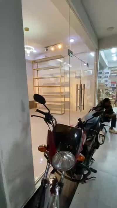 Duka linapangishwa Sinza, Dar Es Salaam