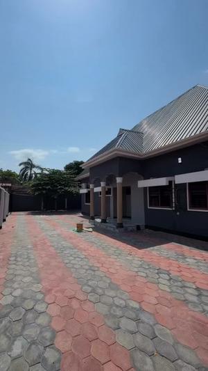 Nyumba ya vyumba vinne inapangishwa Kijitonyama Heko, Dar Es Salaam Nyumba ya vyumba vinne inapangishwa Kijitonyama Heko, Dar Es Salaam