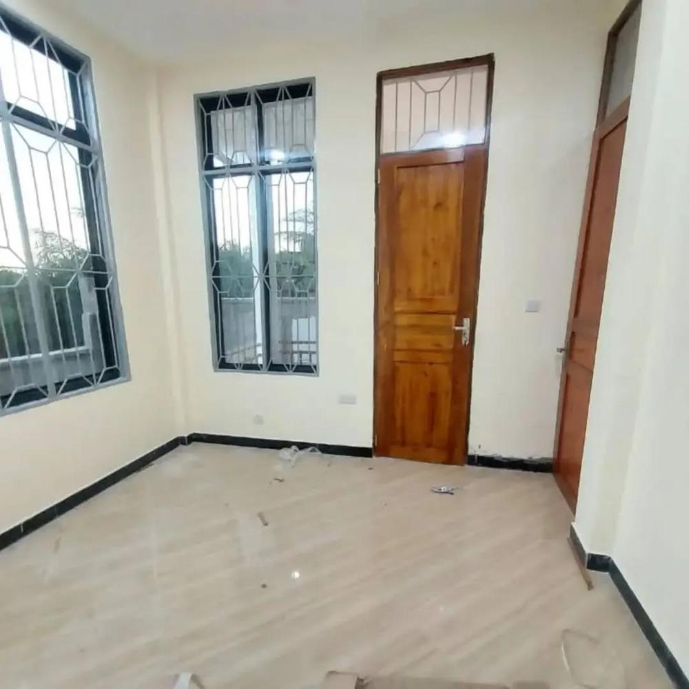 media -4