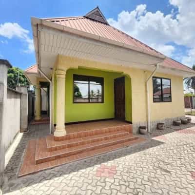 Nyumba ya vyumba vitatu inapangishwa Kivule Hospital, Dar Es Salaam