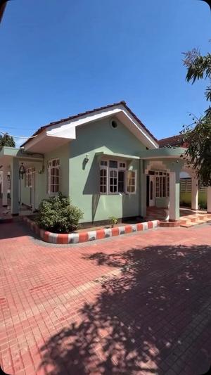 3 Bedrooms House for Rent in Mbezi Beach Africana Upande Chini, Dar Es Salaam 3 Bedrooms House for Rent in Mbezi Beach Africana Upande Chini, Dar Es Salaam
