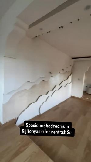 Apartment ya vyumba vitano inapangishwa Kijitonyama, Dar Es Salaam