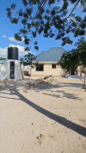 Nyumba ya vyumba vitatu inauzwa Pugu Kona, Dar Es Salaam Nyumba ya vyumba vitatu inauzwa Pugu Kona, Dar Es Salaam