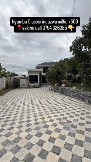 Nyumba ya vyumba vinne inauzwa Sakina, Arusha (600 sqm)